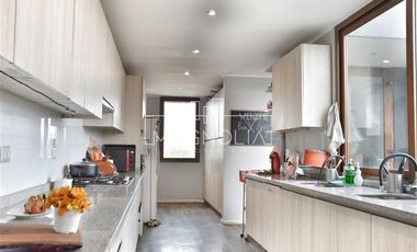 Casa en venta de 5 dorm. en Colina