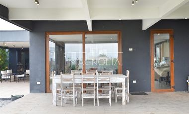 Casa en venta de 5 dorm. en Colina