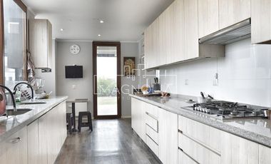 Casa en venta de 5 dorm. en Colina