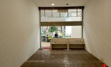 local en arriendo en loma del escobero. Cod A6497