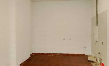 local en arriendo en loma del escobero. Cod A6497