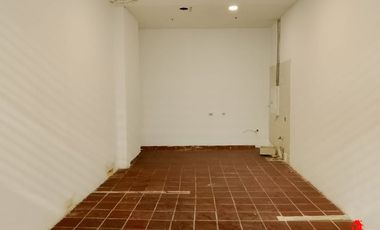 local en arriendo en loma del escobero. Cod A6497