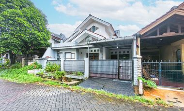 Rumah LT 135 Akses Dekat Mall Ciputra Cibubur Hadap Selatan J-42018
