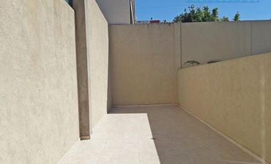 DEPARTAMENTO 2 Y1/2 AMBIENTES CON COCHERA Y PATIO. APTO CREDITO. SAN JUSTO.