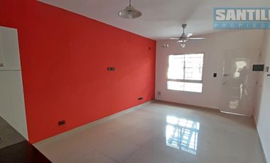 DEPARTAMENTO 2 Y1/2 AMBIENTES CON COCHERA Y PATIO. APTO CREDITO. SAN JUSTO.