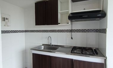 apartamento en arriendo en prados del este. Cod A27724