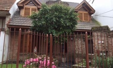 Casa de 4 ambientes sobre amplio lote, Quilmes