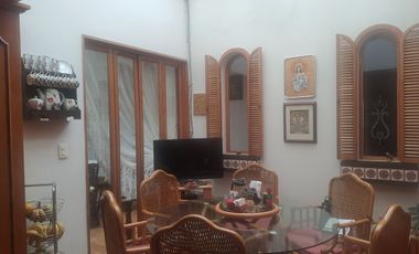 CASA EN VENTA EN LOMAS DE LAS PALMAS