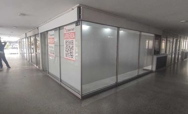 Excelente oportunidad local bien ubicado en el norte de la ciudad . En el centro comercial ! Centro Versalles ! area 25m2. Cod A10654