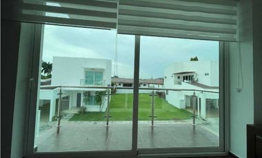 VENDO CASA DE DOS PISOS MODERNA EN DAVID