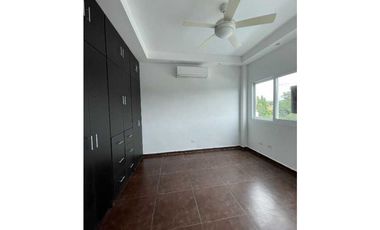VENDO CASA DE DOS PISOS MODERNA EN DAVID