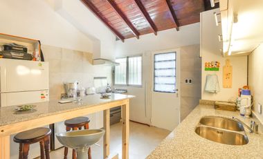 VENTA CASA 4 AMBIENTES EN DEL VISO