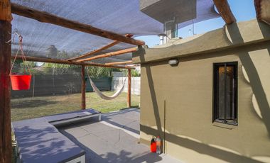 VENTA CASA 4 AMBIENTES EN DEL VISO