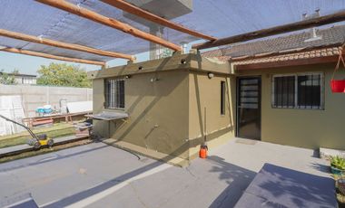 VENTA CASA 4 AMBIENTES EN DEL VISO