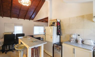 VENTA CASA 4 AMBIENTES EN DEL VISO