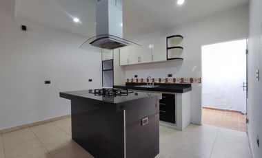 casa en venta en la parada. Cod V28556