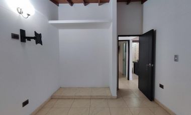casa en venta en la parada. Cod V28556