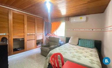 casa en venta en villa santos. Cod V330