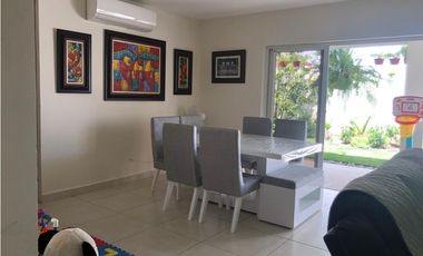 SEA CONFIABLE VENDE CASA EN LA RESERVA DE VERSALLES