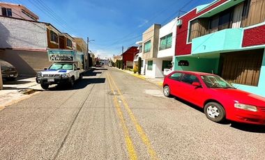 Casa en renta a 5 min de Galerias Metepec
