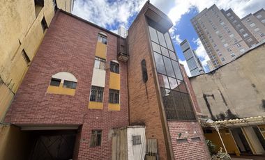 edificio en arriendo/venta en las nieves. Cod A700356