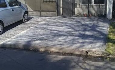 *** Inmejorable Estado *** Casa en PH Frente 3 Amb c/ Cocheras