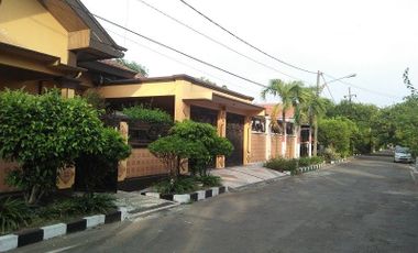 Rumah Besar Jalan Raya Rungkut Asri 25x30 Bs buat kantor
