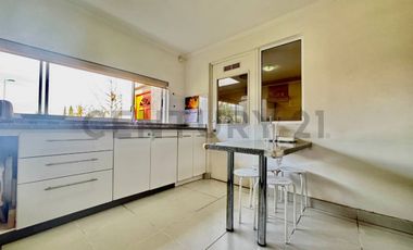 SE VENDE HERMOSA CASA EN SANTA ELENADE CHICUREO DE 6 DORMITORIOS