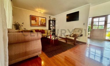 SE VENDE HERMOSA CASA EN SANTA ELENADE CHICUREO DE 6 DORMITORIOS