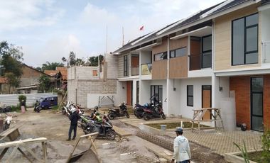Villa mewah nyaman Harga Terjangkau 1 unit Lagi Cihanjuang Bandung Utara Cimahi