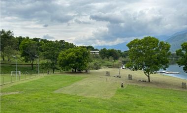 (J) LOTE PARA LA VENTA LAGOS DE MARACAIBO