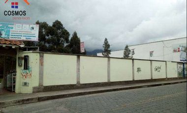 Venta de terreno en Otavalo con restaurante y espacios verdes