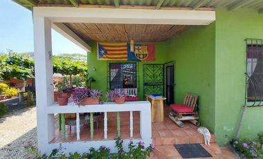 Puerto Cayo - Dream Villa: Se Vende Casa Cerca del Mar en Puerto Cayo