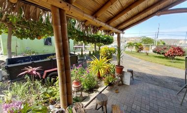 Puerto Cayo - Dream Villa: Se Vende Casa Cerca del Mar en Puerto Cayo