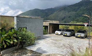 Casa Campestre De 2500 m2 En  Norteamerica Bello - Antioquia