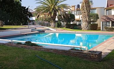 CASA EN VENTA EN TEQUISQUIAPAN CON ALBERCA