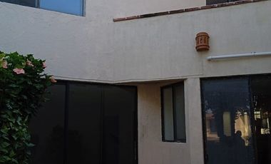CASA EN VENTA EN TEQUISQUIAPAN CON ALBERCA