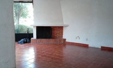CASA EN VENTA EN TEQUISQUIAPAN CON ALBERCA