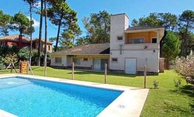 Codigo 624 - Pinamar - Casa En Alquiler - Zona Alamos - Pileta
