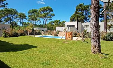 Codigo 624 - Pinamar - Casa En Alquiler - Zona Alamos - Pileta