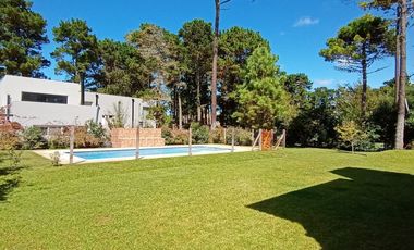 Codigo 624 - Pinamar - Casa En Alquiler - Zona Alamos - Pileta