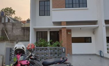 Rumah baru siap huni bebas banjir kota Bekasi