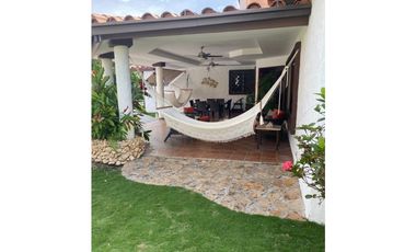 EN VENTA DOS CASAS EN PUNTA BARCO