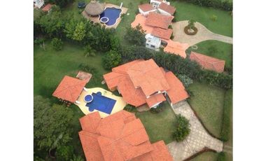 EN VENTA DOS CASAS EN PUNTA BARCO
