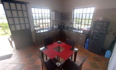 Venta de Casa Campestre en La Mesa de Los Santos - Linderos. Cod V6024