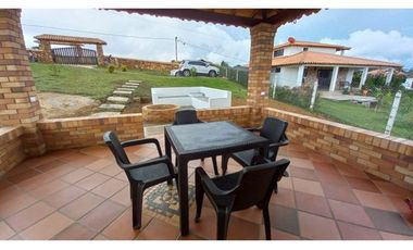 Venta de Casa Campestre en La Mesa de Los Santos - Linderos. Cod V6024