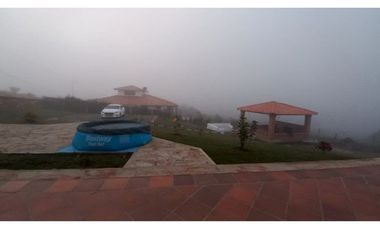 Venta de Casa Campestre en La Mesa de Los Santos - Linderos. Cod V6024
