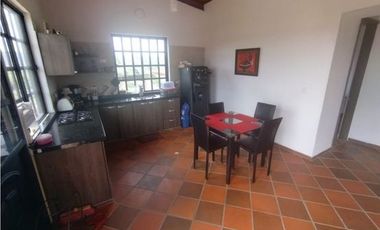Venta de Casa Campestre en La Mesa de Los Santos - Linderos. Cod V6024