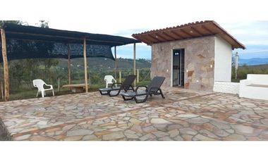 Venta de Casa Campestre en La Mesa de Los Santos - Linderos. Cod V6024