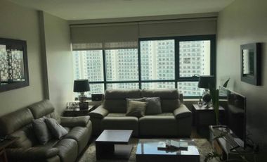 Condominium 2BR/2 Bedrooms Condo for Sale in Edades Tower and Garden Villas Rockwell Center Makati